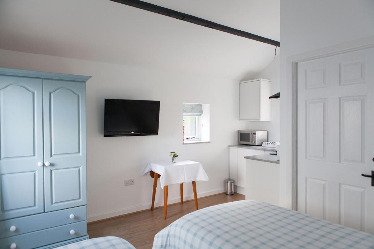 Elm Cottage Touring Park Whitegate  ภายนอก รูปภาพ