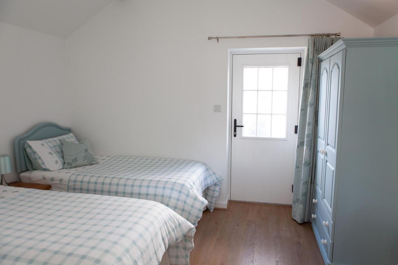 Elm Cottage Touring Park Whitegate  ภายนอก รูปภาพ