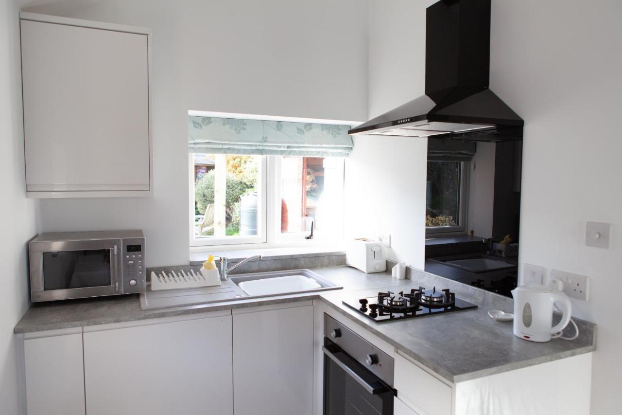 Elm Cottage Touring Park Whitegate  ภายนอก รูปภาพ